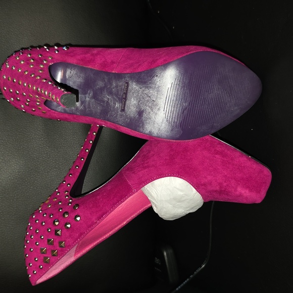 Shoes - Picture 5 of 6